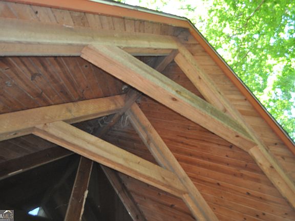 3rd image of 685 Rock Mills Rd