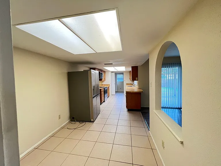 2107 Victoria Rd — Photo 12