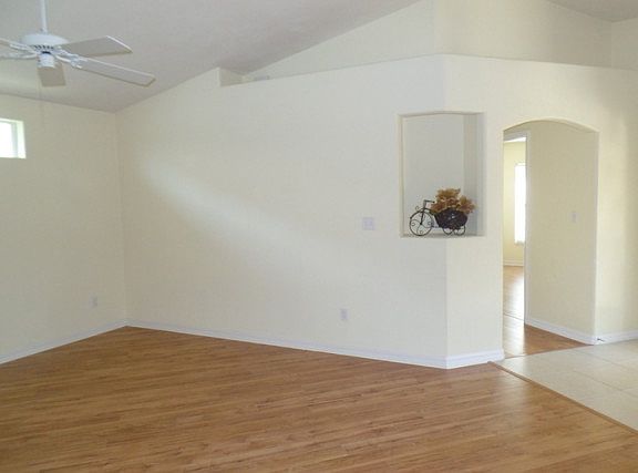 2nd image of 1570 Town Park Dr