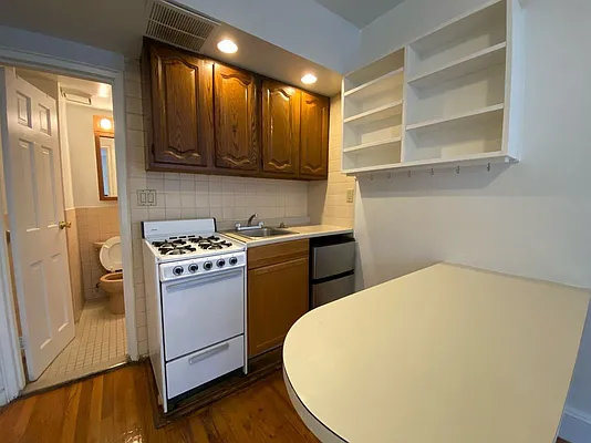 Rented by Village Living Realty | media 2