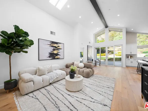 2101 Hollister Ter, Glendale, CA 91206
