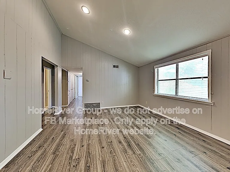 1319 Wisteria Way — Photo 4