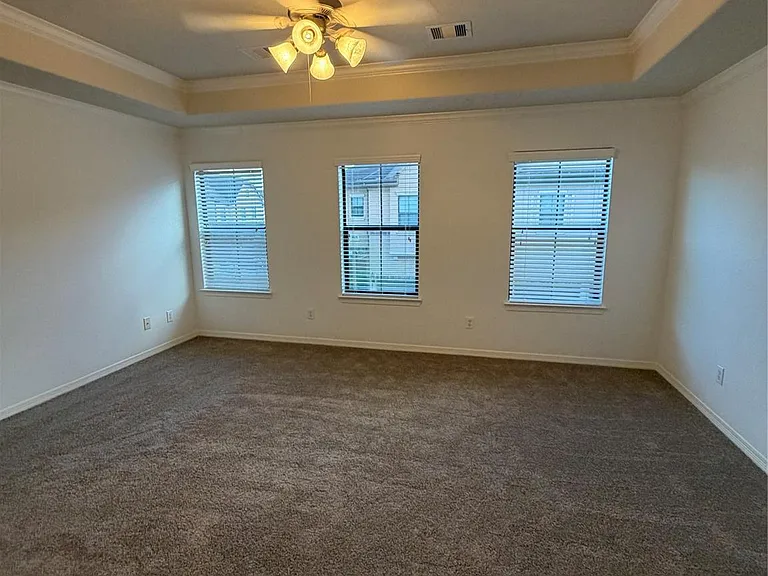 11602 Royal Oaks Xing — Photo 33
