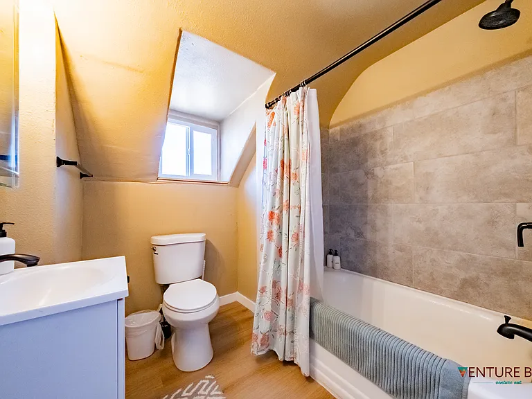 170 E 100 N #3 — Photo 24