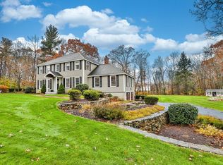 16 Hilltop Rd, Plaistow, NH 03865