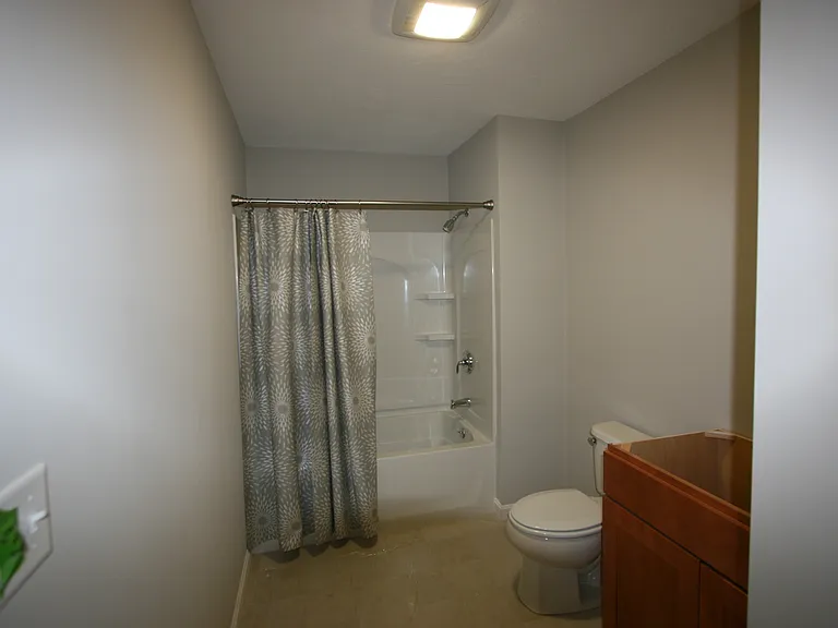 Oak Place Apartments — Photo 7