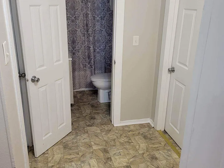 236 Green Acres Rd — Photo 1