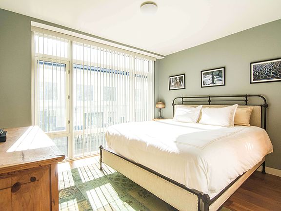 4th image of 151 W 21st St APT 2C