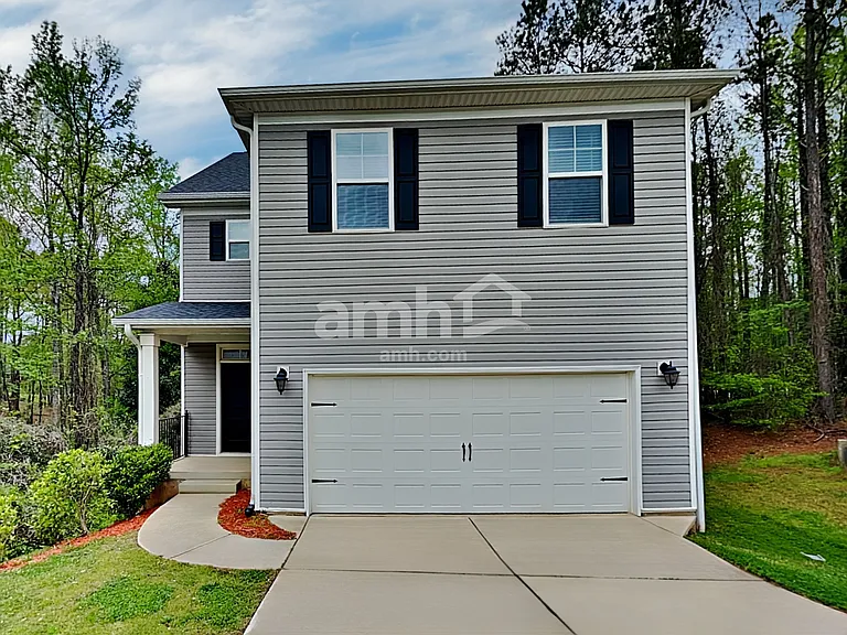 138 Cobblestone Dr — Photo 1