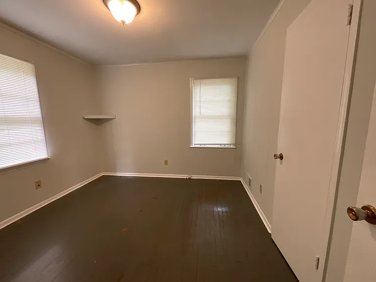 345 Norcross St — Photo 7
