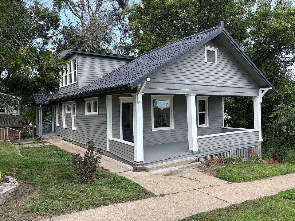 1st image of 1115 W 18th St