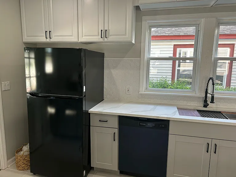 1324 George St #1324 — Photo 8
