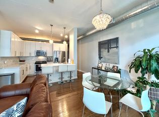910 W Madison St APT 502, Chicago, IL 60607