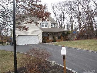 2nd image of 20 Mayfair Ct