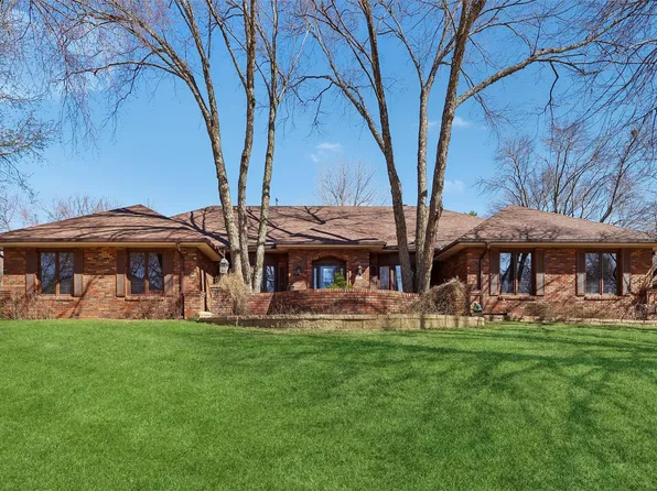 707 38th St, West Des Moines, IA 50265