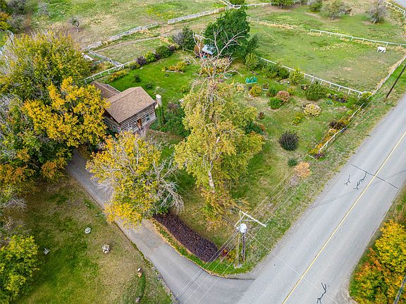 2nd image of 6725 Barnhartvale Rd