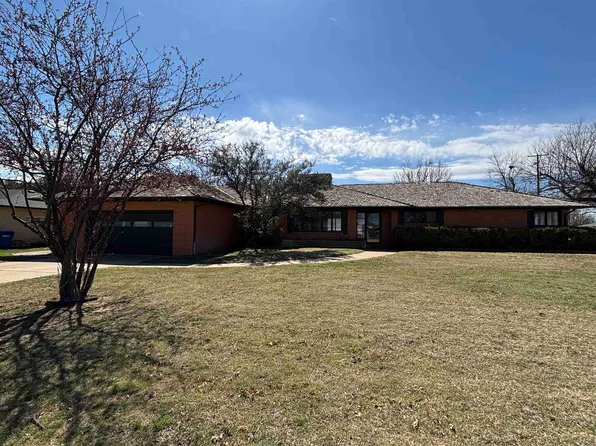 1825 Indian Dr, Enid, OK 73703