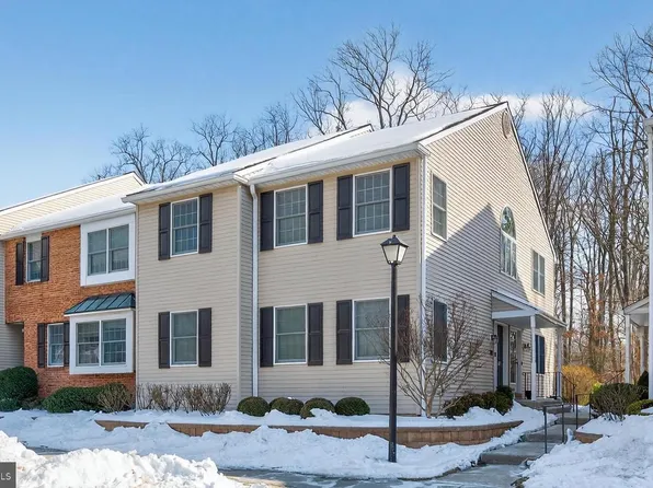 141 Chalkboard Ct, Moorestown, NJ 08057