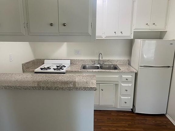 4th image of 901 Palmbrook Dr APT 08
