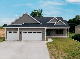 4325 Apple Tree Ln, Traverse City, MI 49685