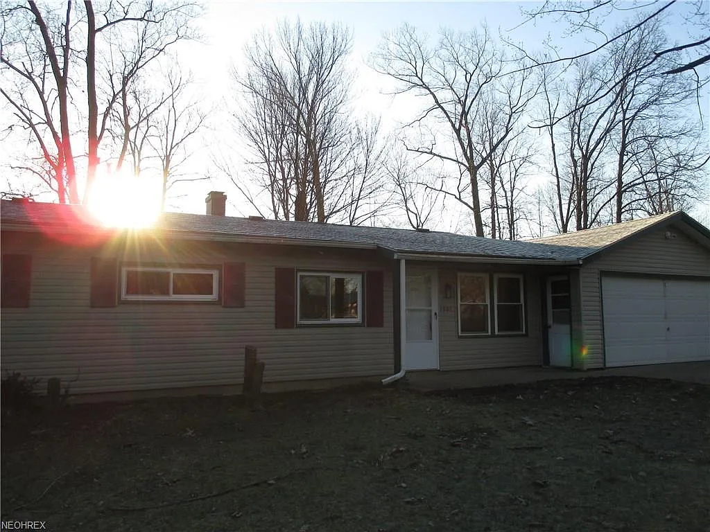 1687 Dannley Dr photo 1