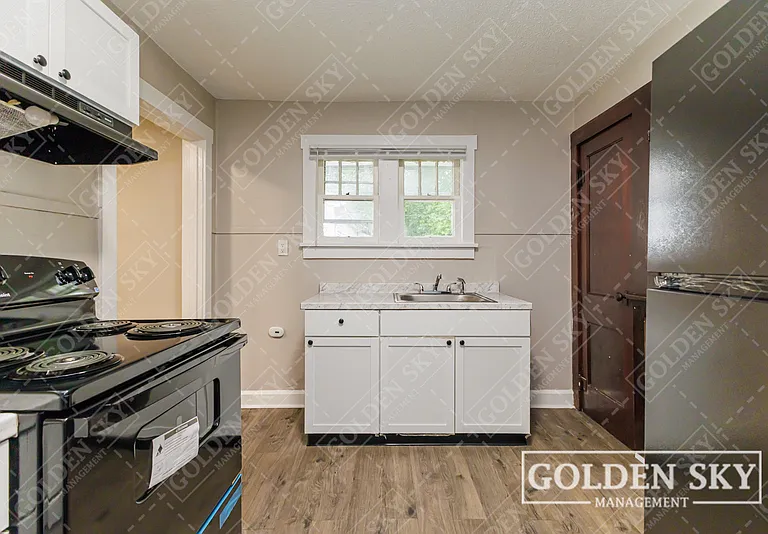 2307 S Jefferson St — Photo 8