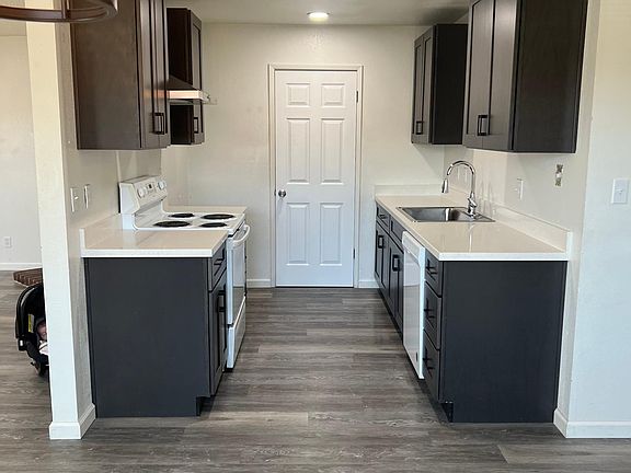 4th image of 2601 Burlington Pl