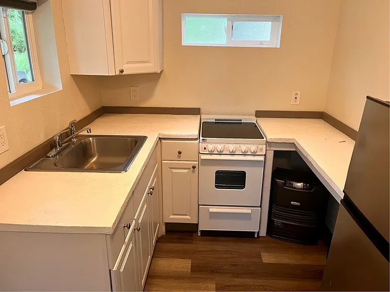 4348 N Alvins Aly #B — Photo 4