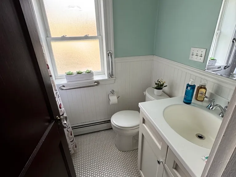 35 Saint Clements Rd — Photo 11