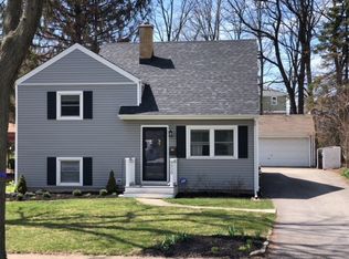 4520 Pershing Ave, Downers Grove, IL 60515