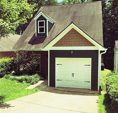 2nd image of 106 Hood Park Dr