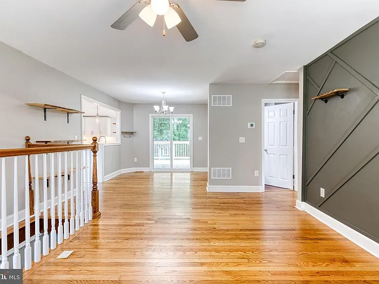 6922 Hollenberry Rd — Photo 3