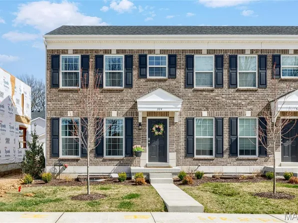 324 Fall Harvest Pkwy, Wentzville, MO 63385