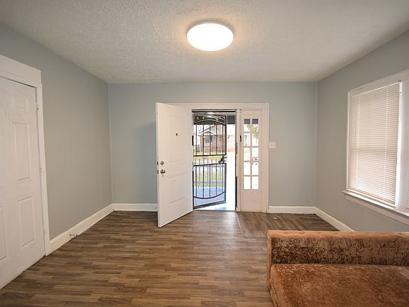 4th image of 718 N Linwood Ave