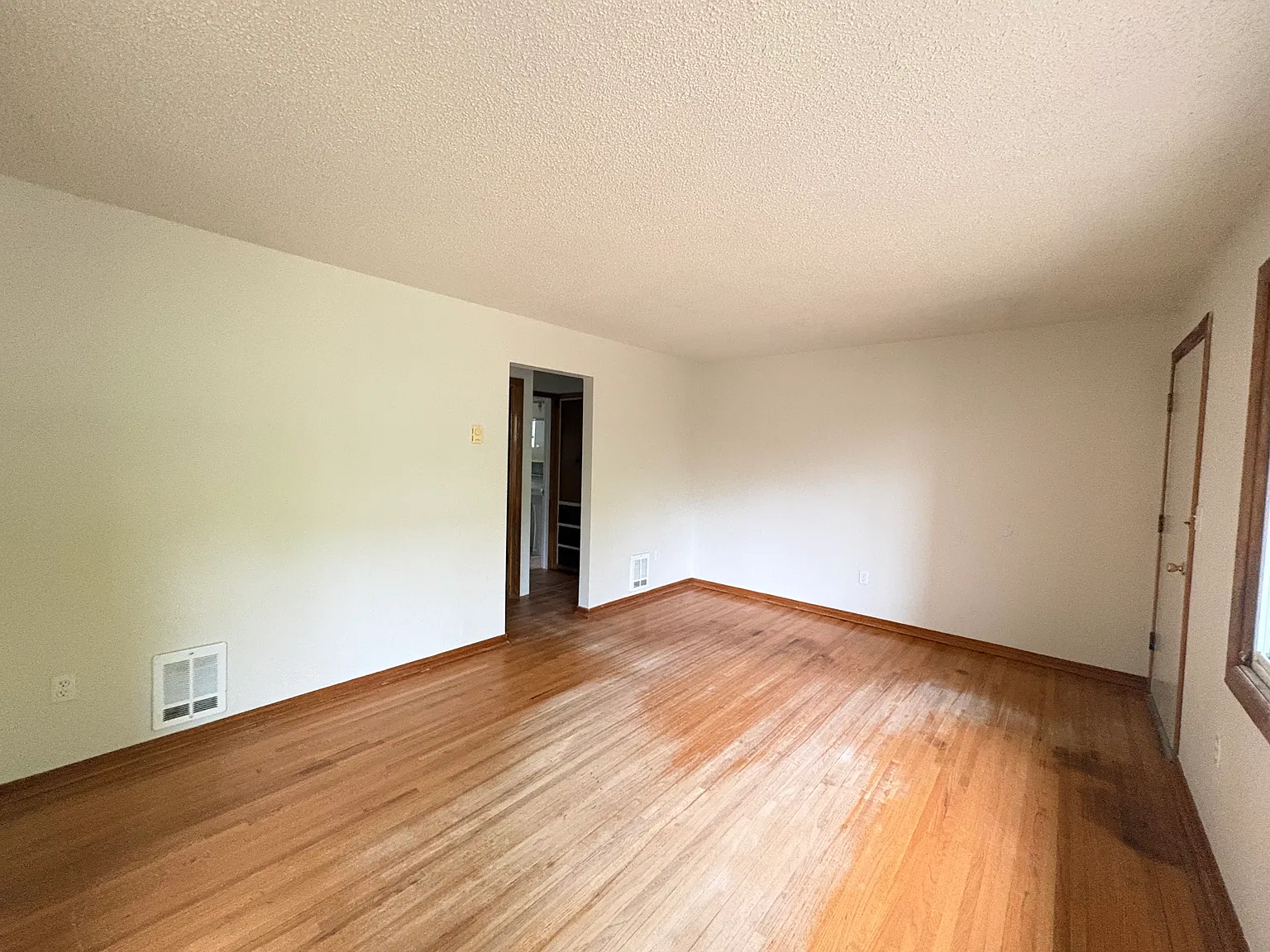 1 bed, 750 sqft, $950 — Photo 3