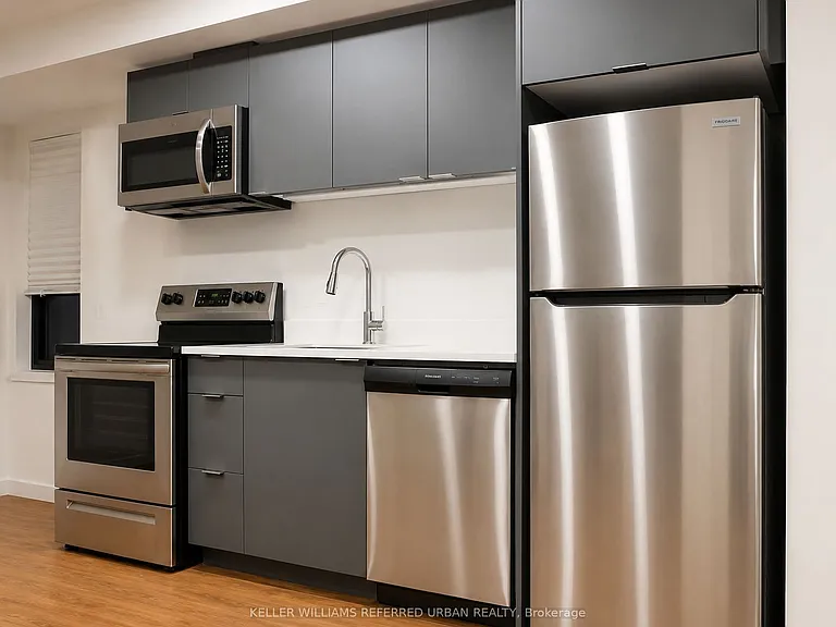 325 University Ave W #211 — Photo 2