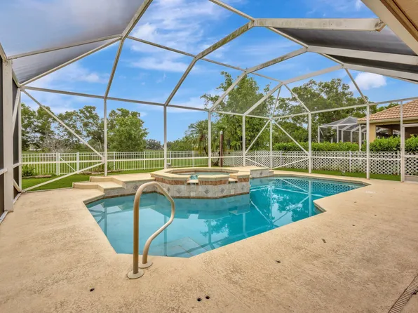 303 NW Cheshire Lane, Port St Lucie, FL 34983