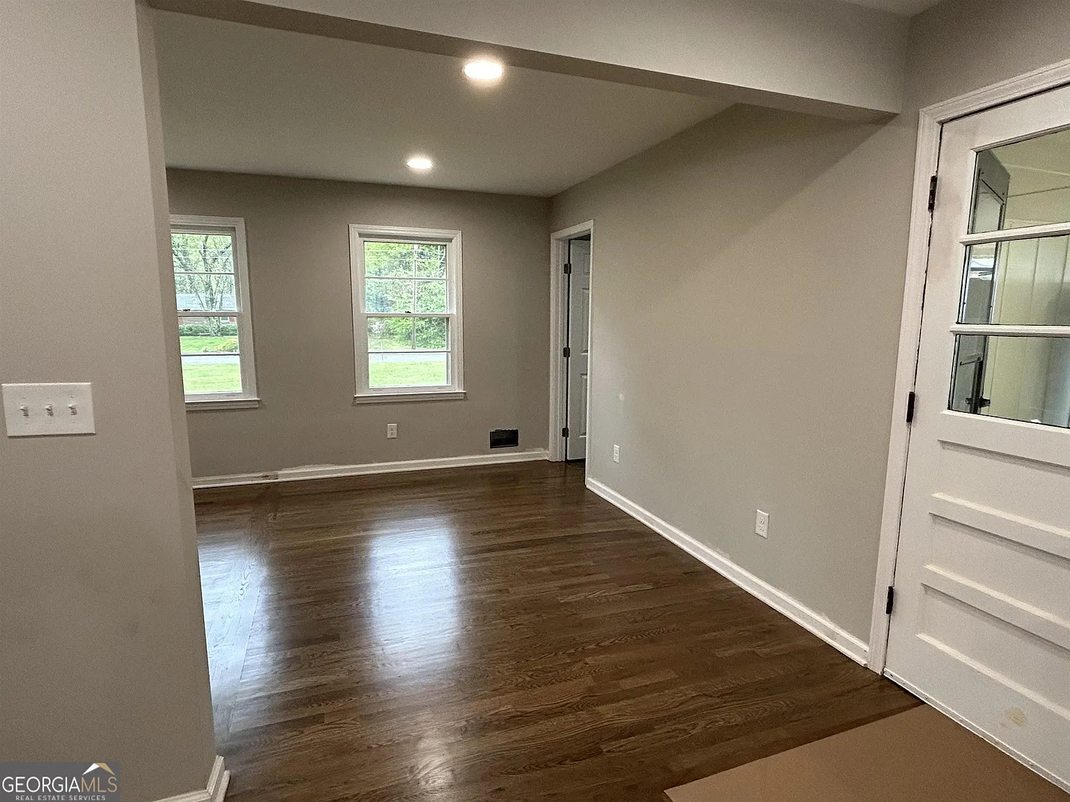 3 bed, 2.0 bath, 1633 sqft, $2,095 — Photo 4
