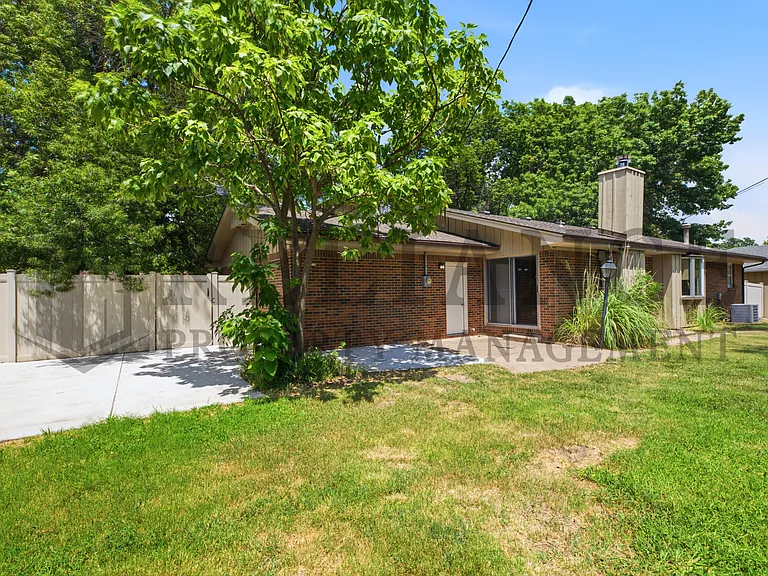 8115 E Mockingbird St — Photo 7