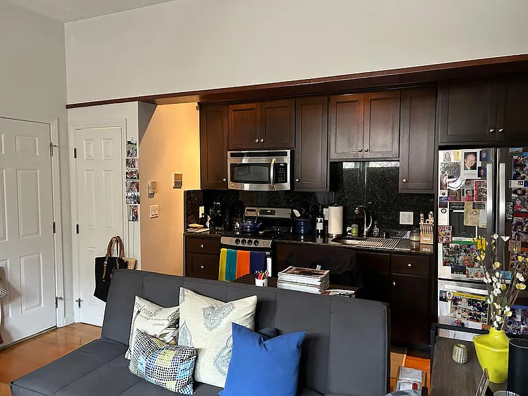 235 W Newton St #2 — Photo 2