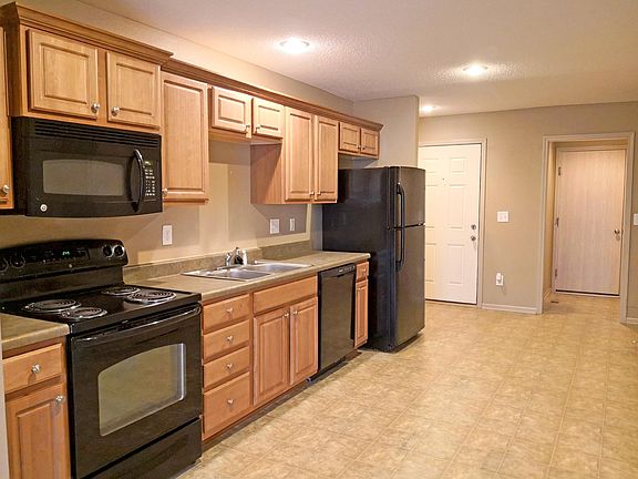 3rd image of 15487 NW 123rd St