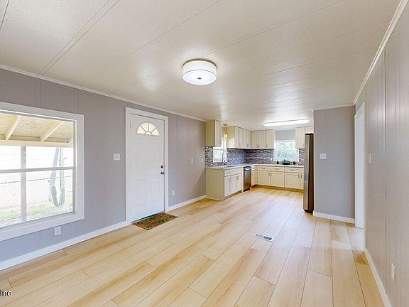 3rd image of 5926 LONGCHAMP Drive