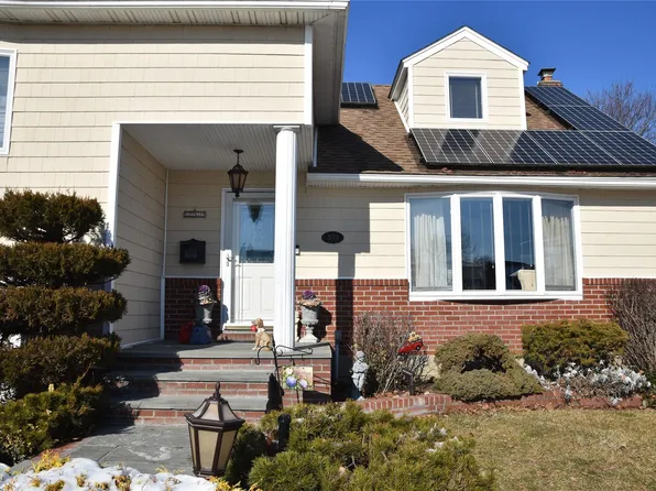 333 N Hickory Street, Massapequa, NY 11758