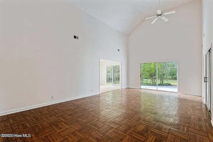 9 Court 3 Northwest Dr — Photo 6