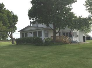 1197 Pin Oak Rd, Franklin Grove, IL 61031