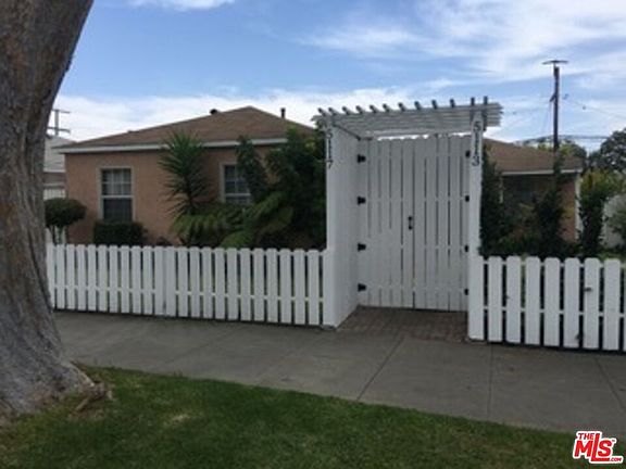 3rd image of 5117-5117 Overland Ave