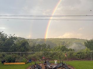 265 Outer Reef Dr, Chavies, KY 41727