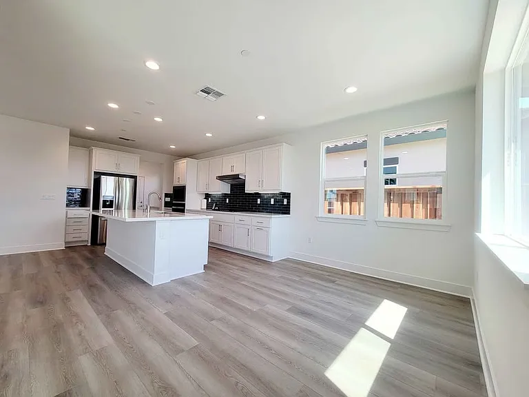3184 Alverstone Dr — Photo 9
