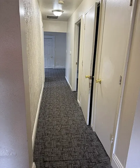 312 1/2 W 11th St #2 — Photo 2