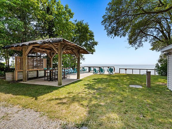 2nd image of 12343 Lakeshore Rd